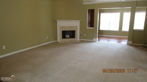 210 Valley Brook Dr, Porterdale, GA 30016-3201