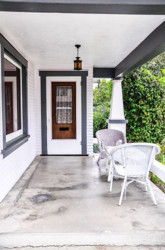 132 Cleveland St, Orange, CA 92866-1625