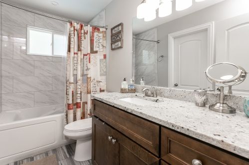 831 Tamms Ln, Lemont IL  60440-1621 exterior