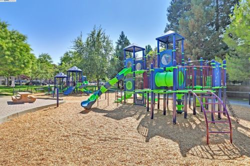 3387 Norton Way, Pleasanton CA  94566-6828 exterior