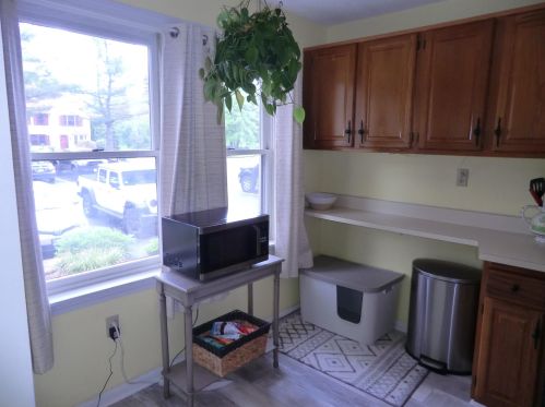 204 Bartemus Trl, Nashua, NH 03063-7642
