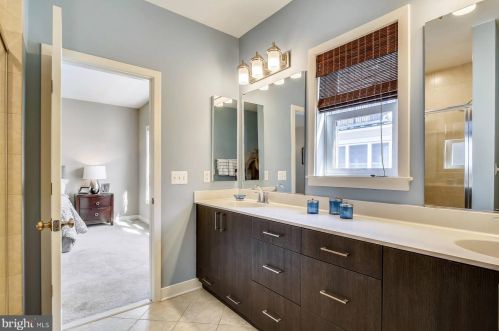 642 Ellsworth Dr, Silver Spring MD 20910-4301 exterior