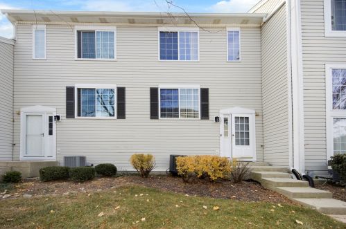 807 Hidden Creek Ln, North Aurora, IL 60542-1166
