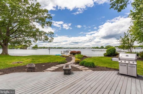 1258 River Rd, Shady Side MD 20764-9694 exterior