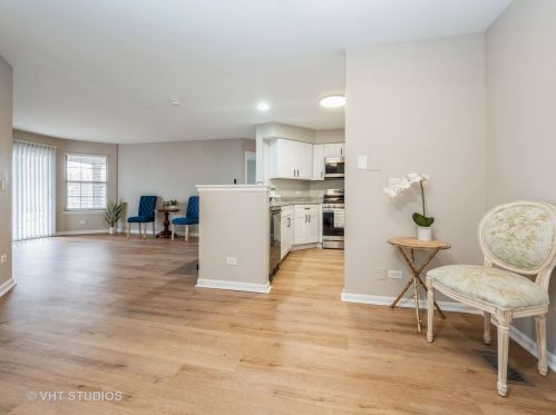 215 Jennifer Ln, Palatine, IL 60067-8809