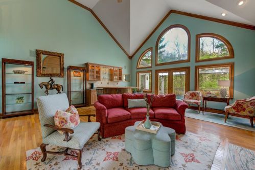 10627 Deerfield Rd, Cincinnati OH  45242-4212 exterior