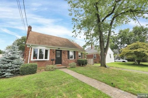 73 Holt St, Dumont, NJ 07628-1827