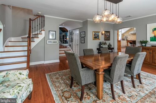 19 Greenhouse Dr, Princeton NJ  08540-4801 exterior