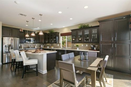 1006 Bellingham Dr, Oceanside, CA 92057-2741
