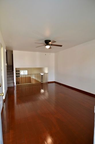 16218 Hawthorne Ln, Tinley Park, IL 60487-7407