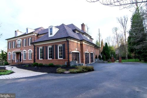 7805 Grovemont Dr, Mc Lean, VA 22102-2021