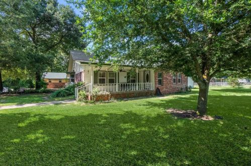 333 Woolridge Dr, Conroe TX  77301-6230 exterior