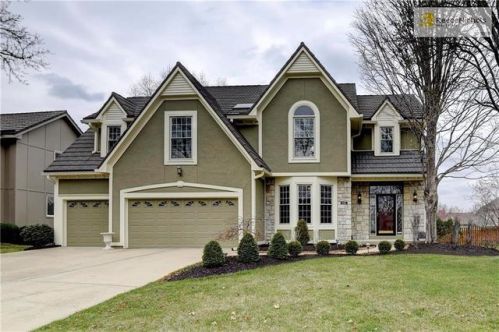 8016 Lingle Ln, Shawnee Mission, KS 66215-6101