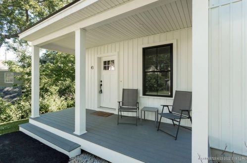 6 Otis Ave, Kittery, ME 03904-1747