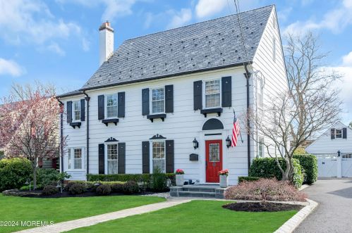 56 Brinckerhoff Ave, East Freehold, NJ 07728-2046