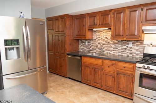 4 Lenape Rd, Flemington, NJ 08822-4637