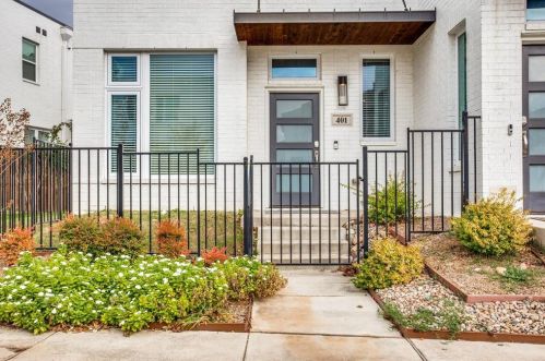 401 Templeton Dr, Fort Worth, TX 76107-2252