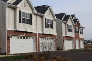 1032 Turin Dr, Pingree Grove IL  60140-5604 exterior