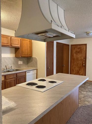 5809 Ridgecove Dr, Garland TX  75043-6441 exterior