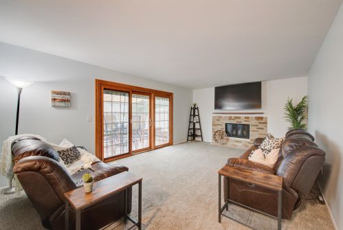 1075 Big Eagle Trl, Carol Stream IL  60188 exterior