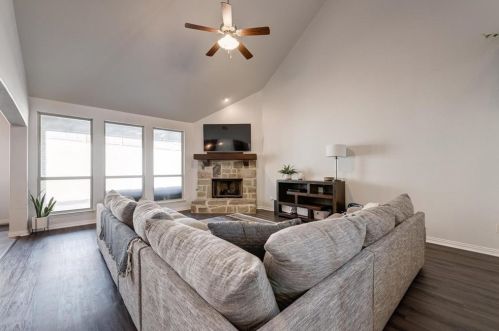 6825 San Luis Trl, Fort Worth TX  76131 exterior