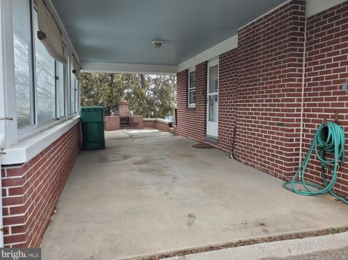 99 Bluestone Rd, York, PA 17406-9300