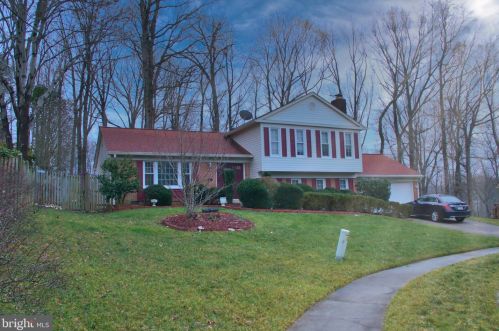 8107 Kings Point Ct, Springfield VA  22153-3003 exterior