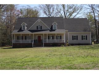 401 Meadowville Rd, Chester, VA 23836-2629