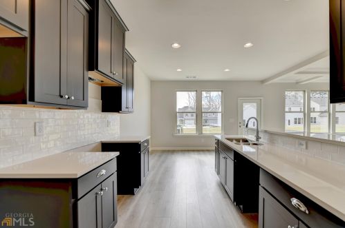 2971 Cottage Ln, Atlanta, GA 30337-2614