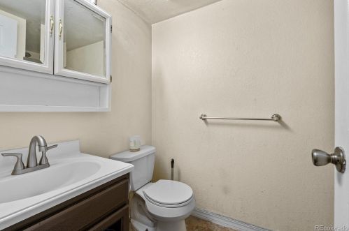 21052 Ida Ave, Denver CO 80015-3304 exterior