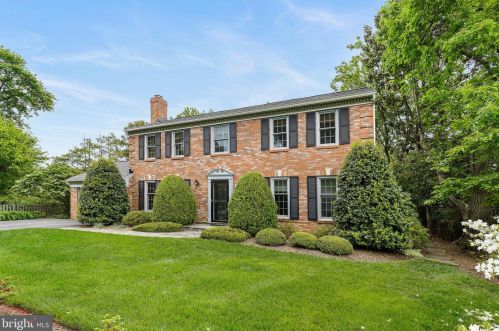 4118 Bennett Dr, Annandale, VA 22003-3401