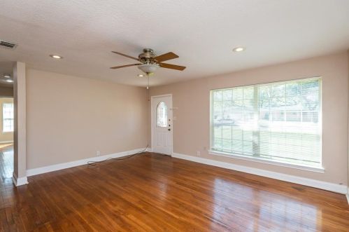 124 Dupont Cir, Fort Worth TX  76134-2909 exterior