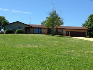 16085 Hazelview Rd, Stratford, IL 61064-9790