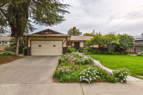690 Santa Ana Ave, Clovis, CA 93612-3418