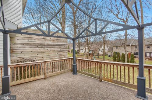 16 Mill Pond Dr, Lancaster PA  17603-7411 exterior