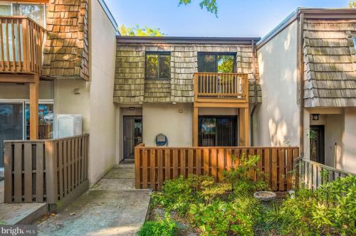 1610 Valencia Way, Herndon, VA 20190-4966