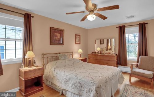 966 Mccosh St, Hanover PA 17331-1833 exterior