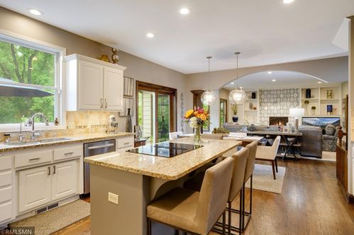 10147 Bridgewater Pkwy, Saint Paul MN  55129-8587 exterior