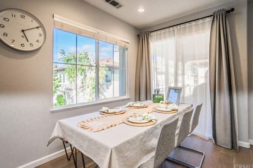 72 Salton, Irvine CA  92602-2425 exterior