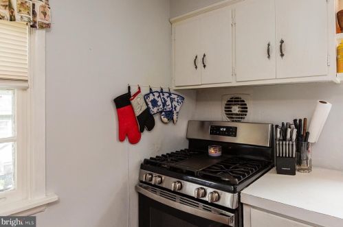 924 Rolridge Ave, Lancaster PA  17603-5739 exterior