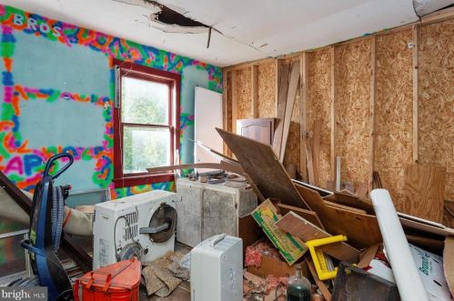 15800 Thompson Rd, Silver Spring MD 20905-3957 exterior