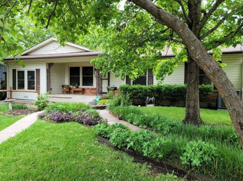 1418 Tremont St, Greenville, TX 75401-2244