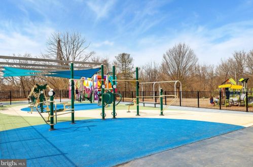 4206 Round Hl Rd, Silver Spring MD 20906-4869 exterior