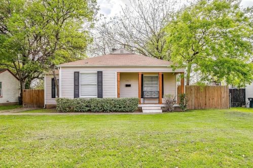 3607 Kell St, Fort Worth TX  76109-2817 exterior