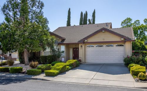 600 White Oak Ln, Vacaville, CA 95687-7116