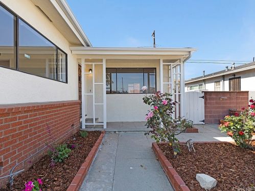 5309 140th St, Hawthorne, CA 90250-6453