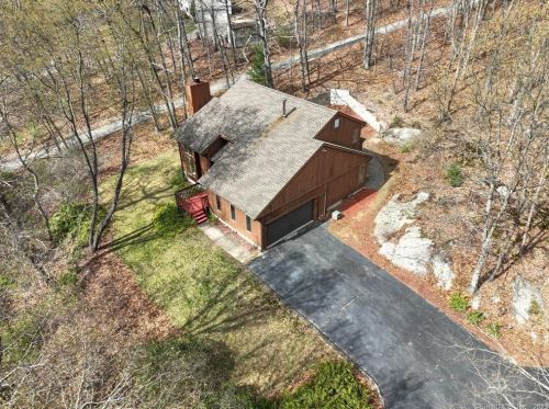 90 Van Cedarfield Rd, Colchester, CT 06415-1626