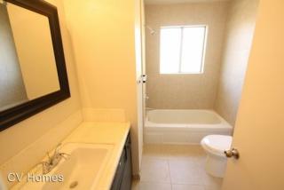 25 Acacia Dr, Lemoore CA  93245-1751 exterior