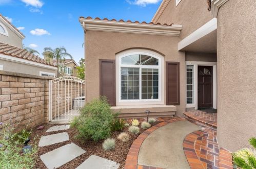 736 Morningstar Dr, Anaheim, CA 92808-1632