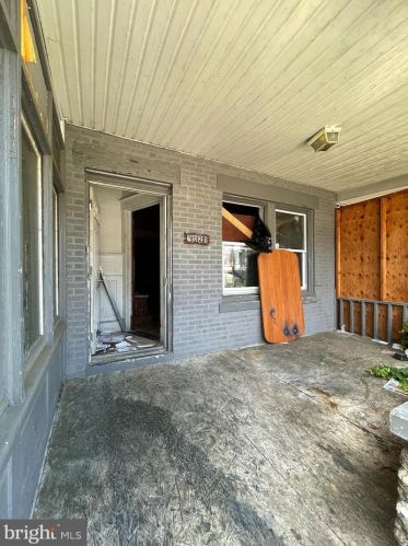 4821 10th St, Philadelphia, PA 19141-3929